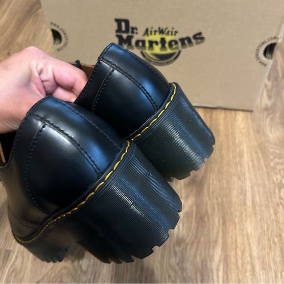 DR MARTENS Leona Lo black leather heeled platform Oxfords lace up shoes women’s - Picture 4 of 7